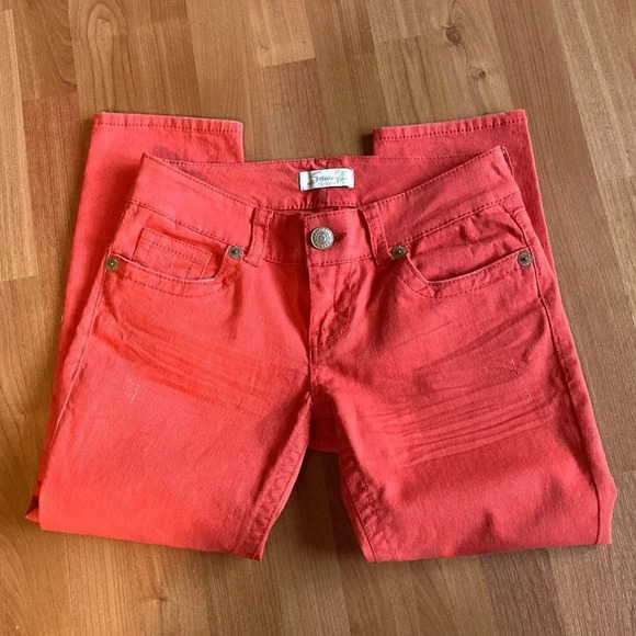 𝅺Seven7 Distressed Cropped Jeans, Coral Color, Size 4‎ - Picture 6 of 12